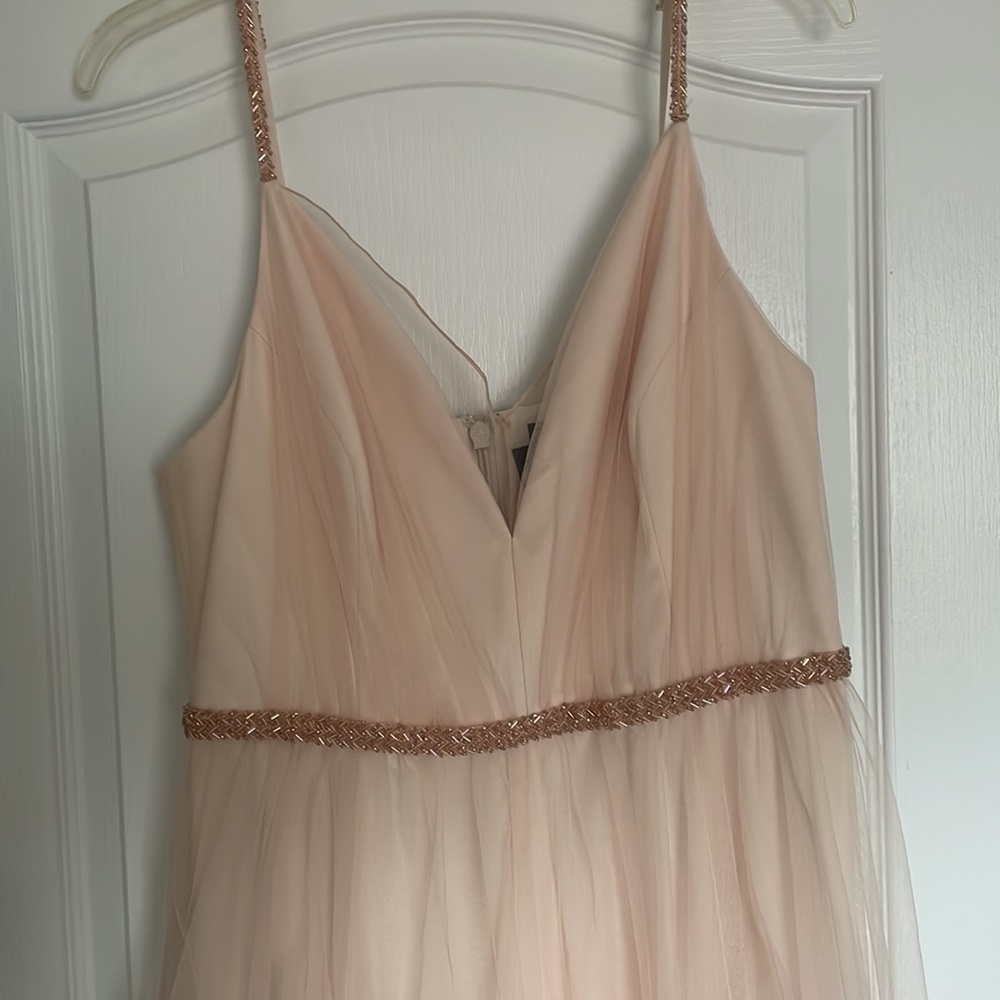 BCBG MAXAZARIA TULLE AND CRYSTAL GOWN NWT - Picture 2 of 4
